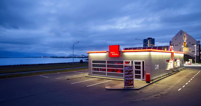 Aktu Taktu fast food Iceland road trip